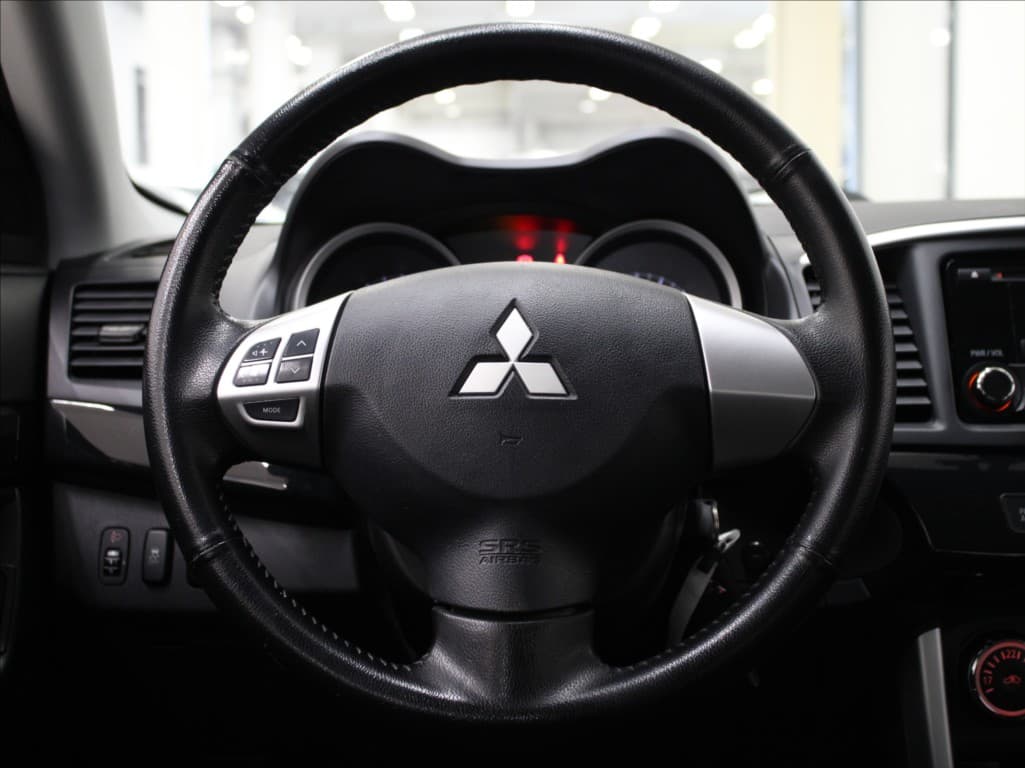 2016 Mitsubishi Lancer - 9