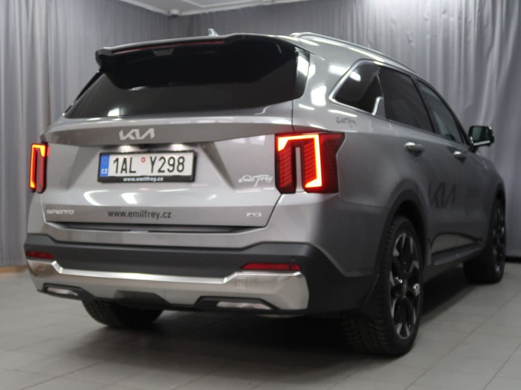 2026 Kia Sorento - 8