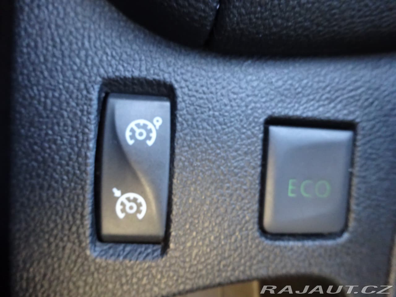 2015 Renault Clio - 16