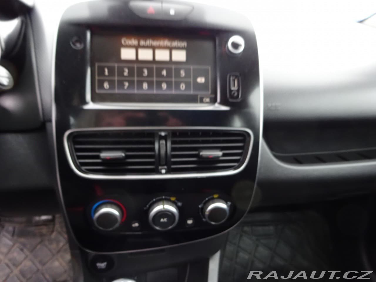 2019 Renault Clio - 13