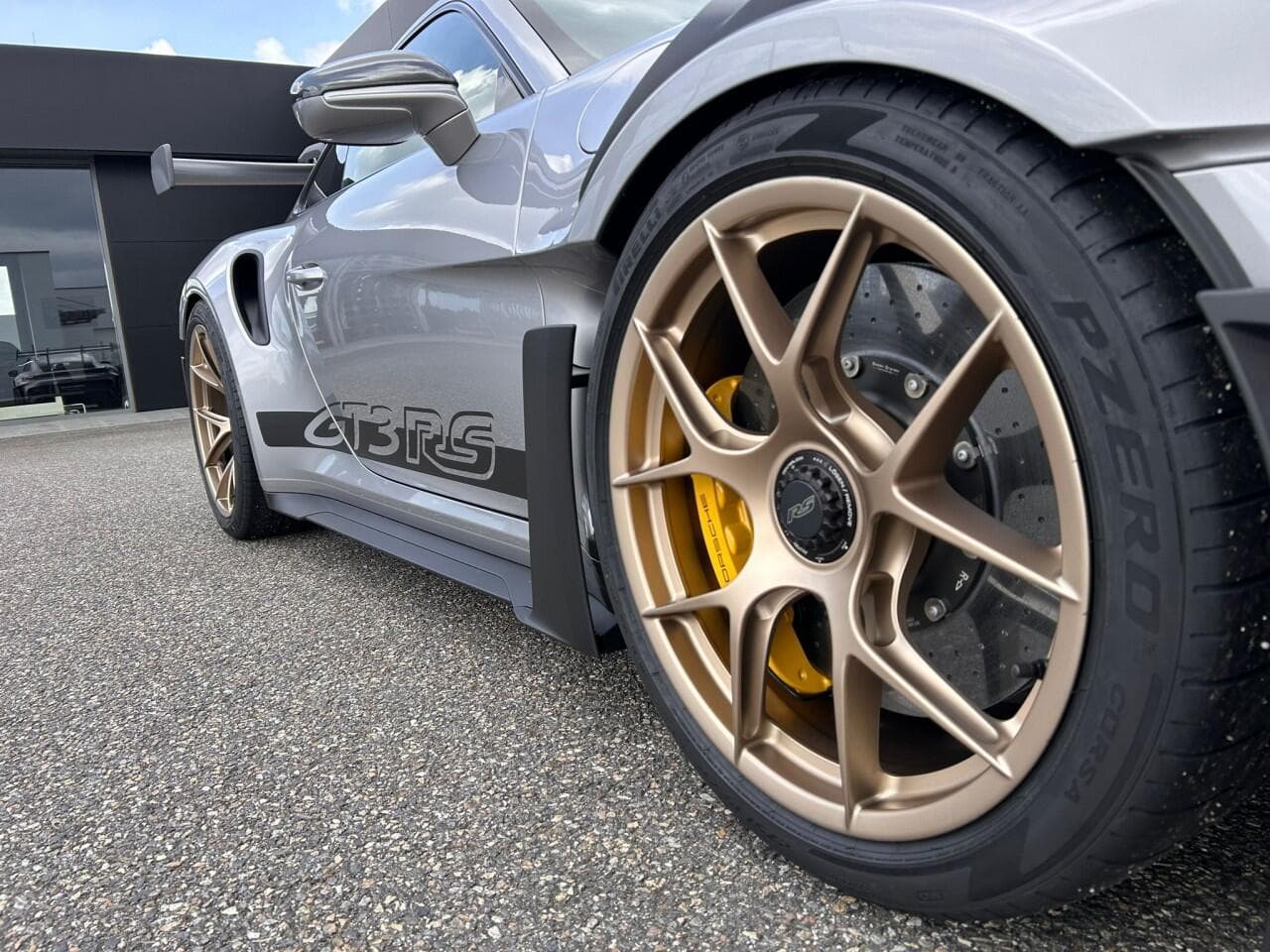 2025 Porsche 911 - 12