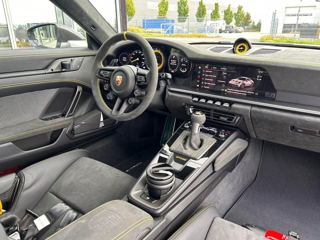 2025 Porsche 911 - 14