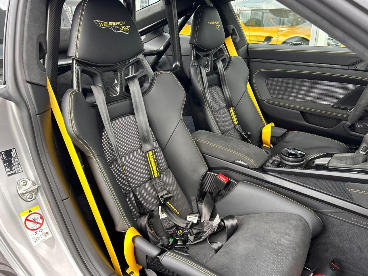 2025 Porsche 911 - 15