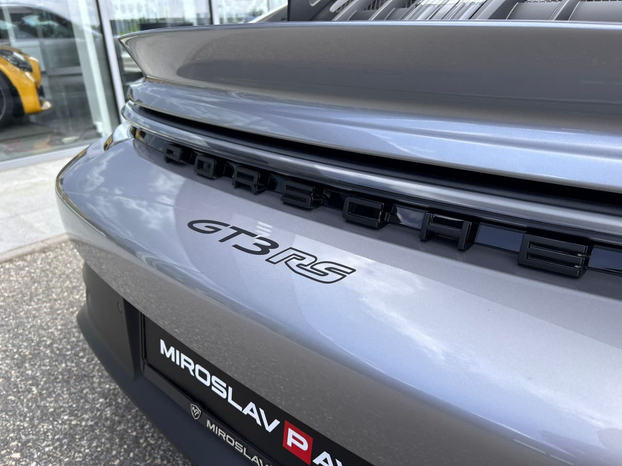 2025 Porsche 911 - 8