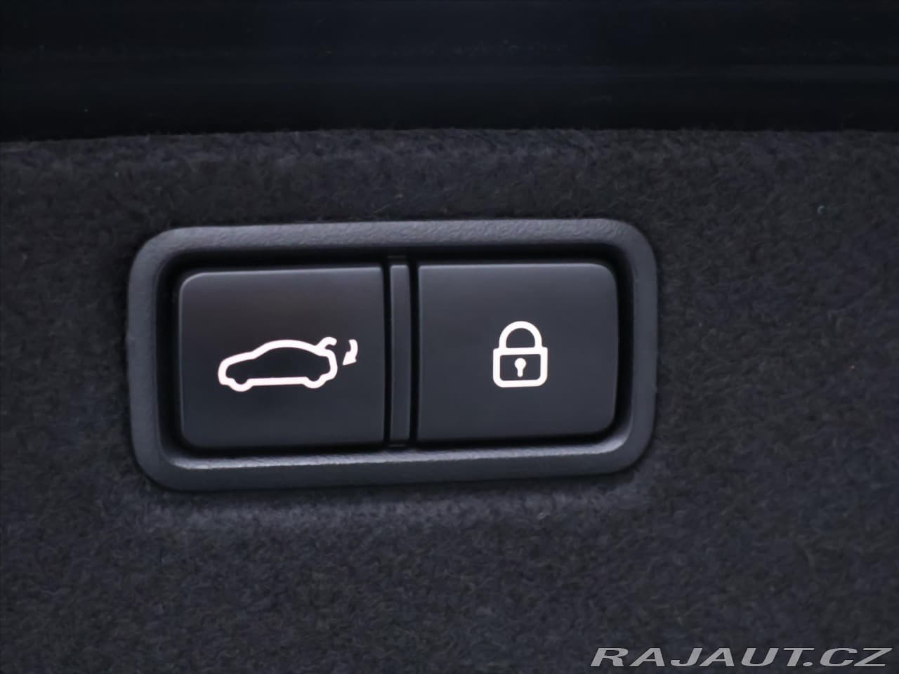2016 Hyundai GENESIS - 9