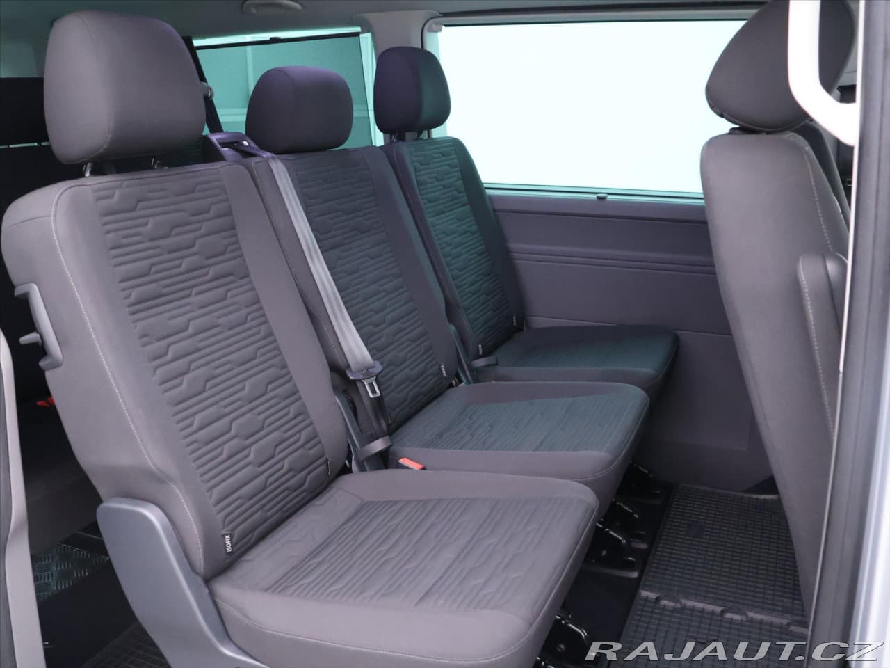 2020 Volkswagen Caravelle - 12