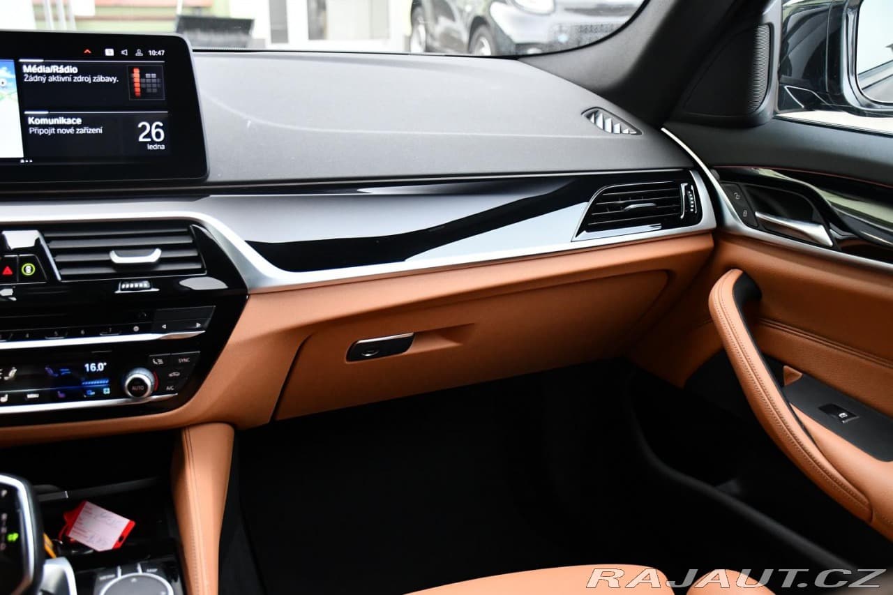 2023 BMW 5-Series - 8