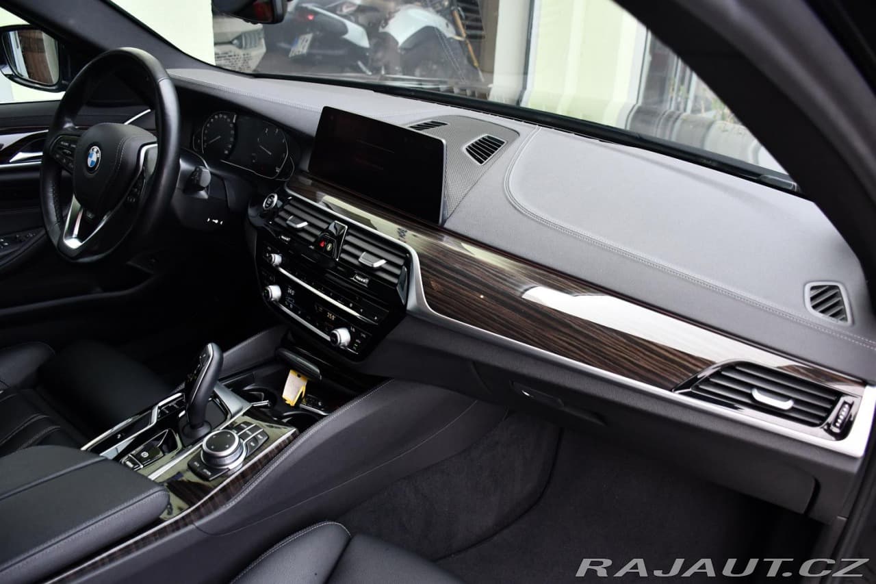 2020 BMW 5-Series - 17