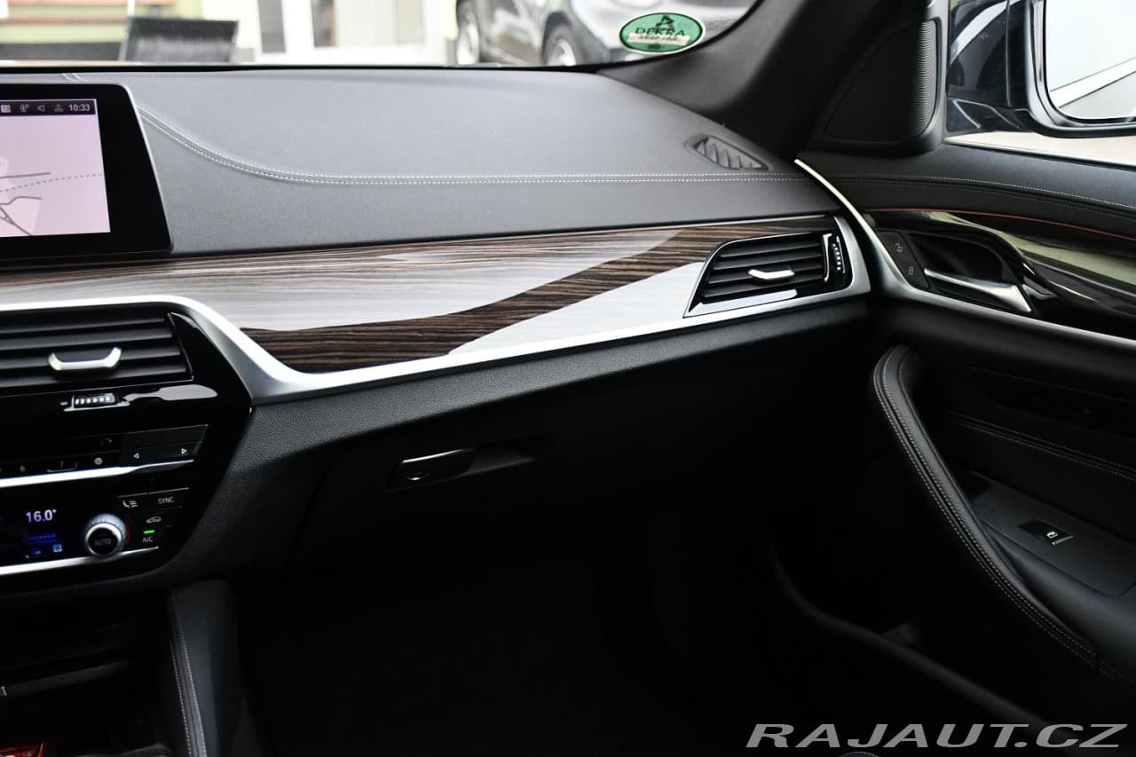 2020 BMW 5-Series - 8