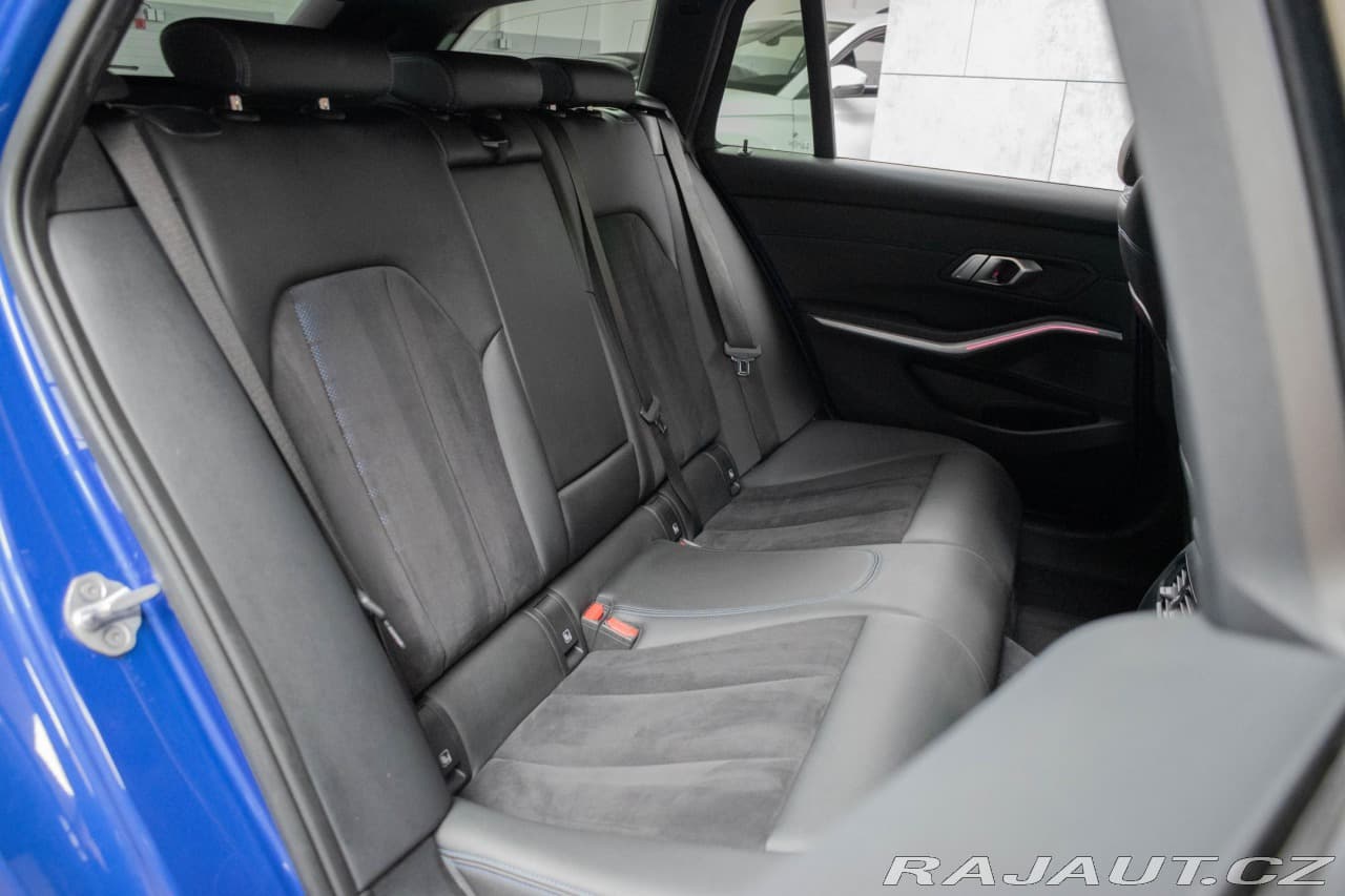 2022 BMW 3-Series - 13