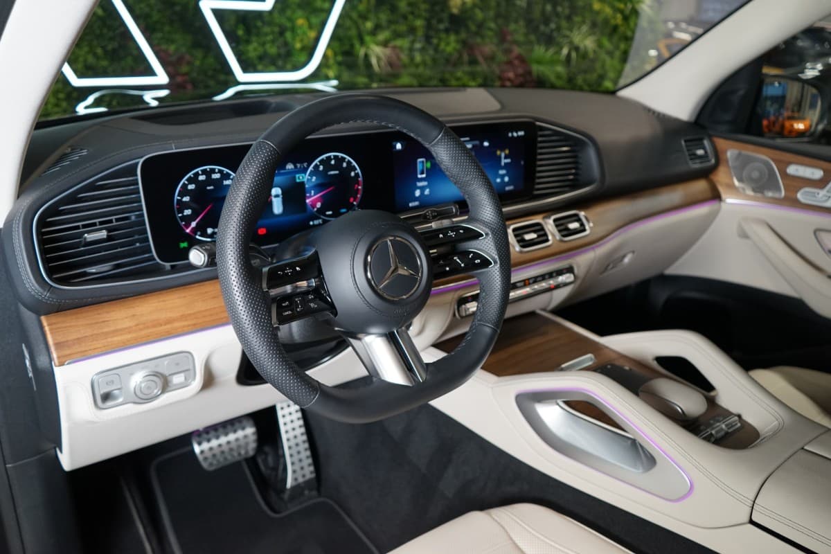2025 Mercedes-Benz Gls - 11