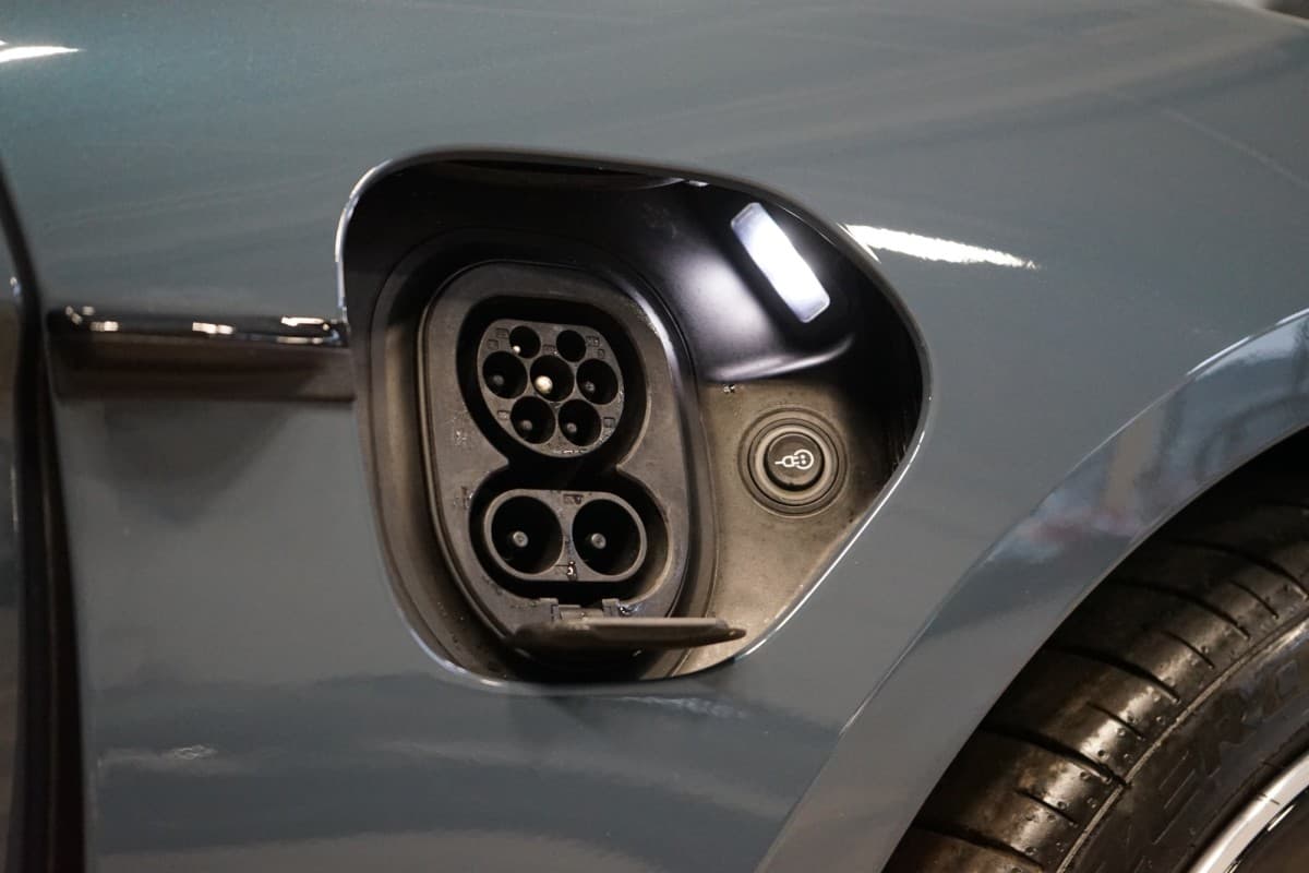 2025 Porsche Taycan - 10