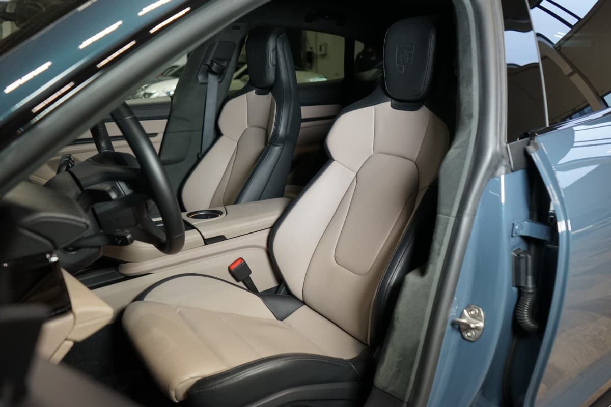 2025 Porsche Taycan - 15