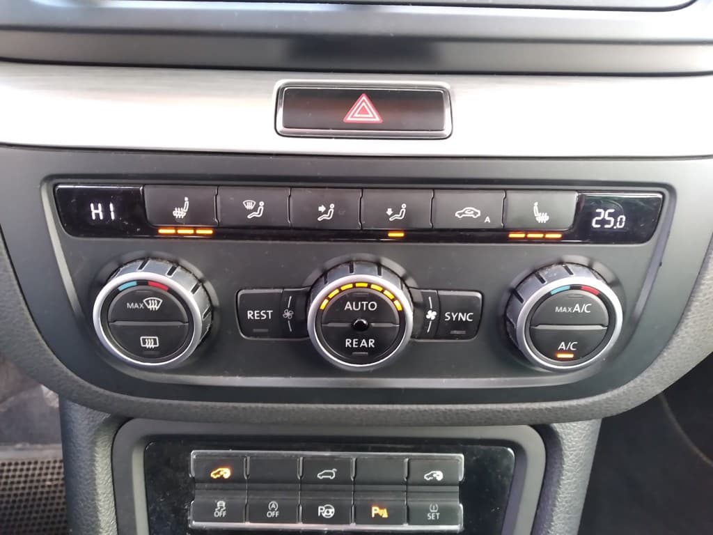 2015 Volkswagen Sharan - 14