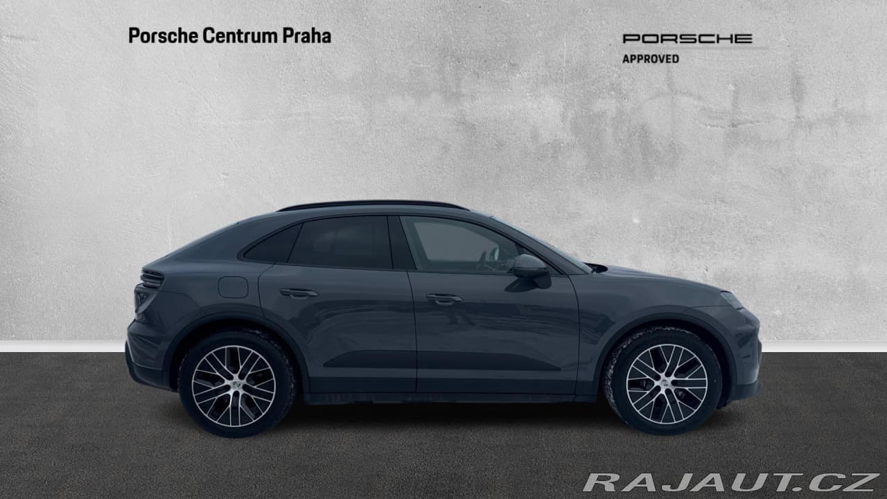 2025 Porsche Macan - 5