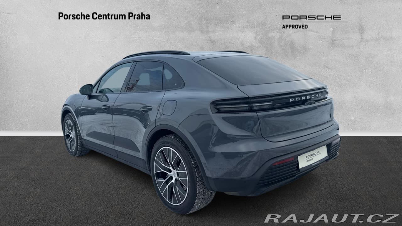 2025 Porsche Macan - 8