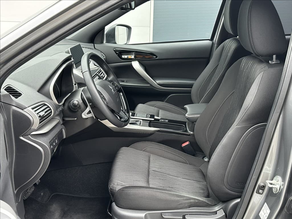 2020 Mitsubishi Eclipse - 11