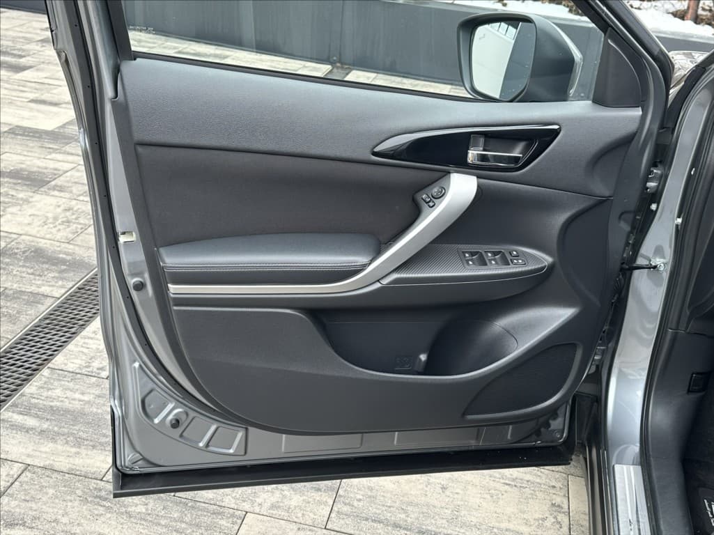 2020 Mitsubishi Eclipse - 12