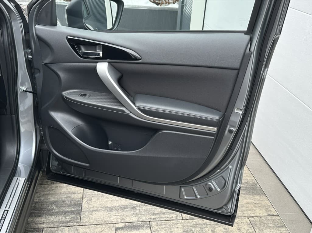 2020 Mitsubishi Eclipse - 17