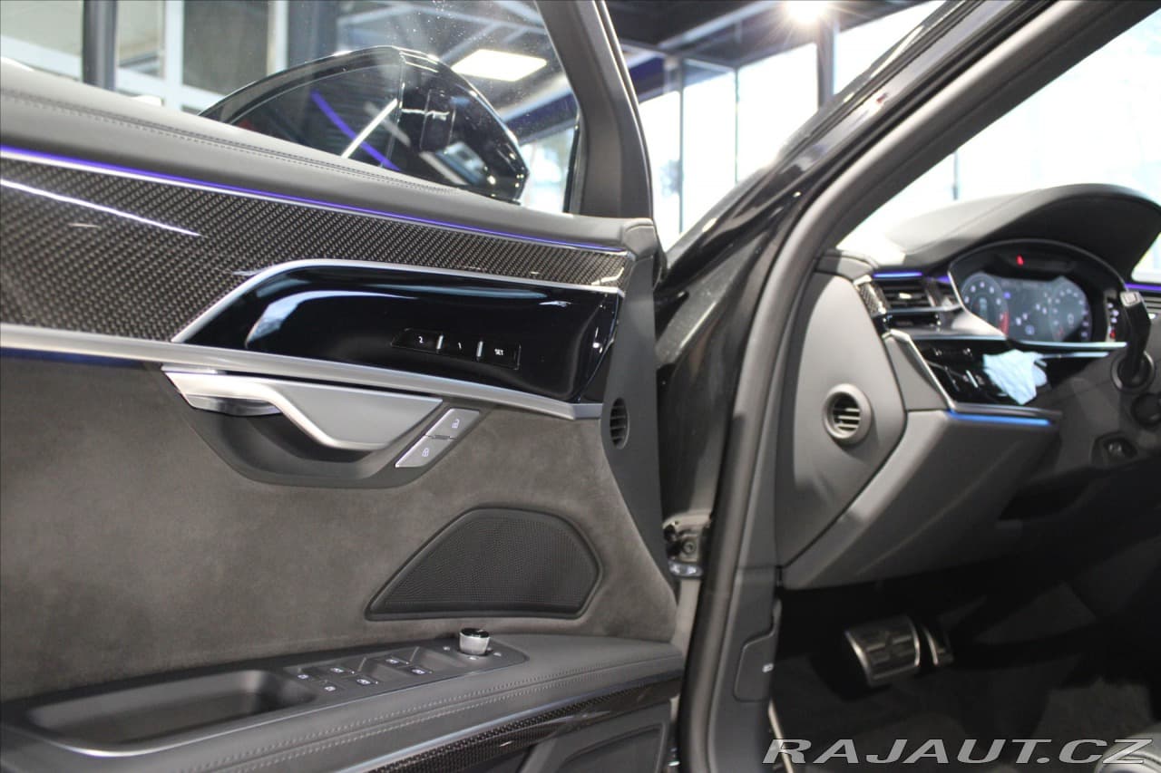 2021 Audi S8 - 10