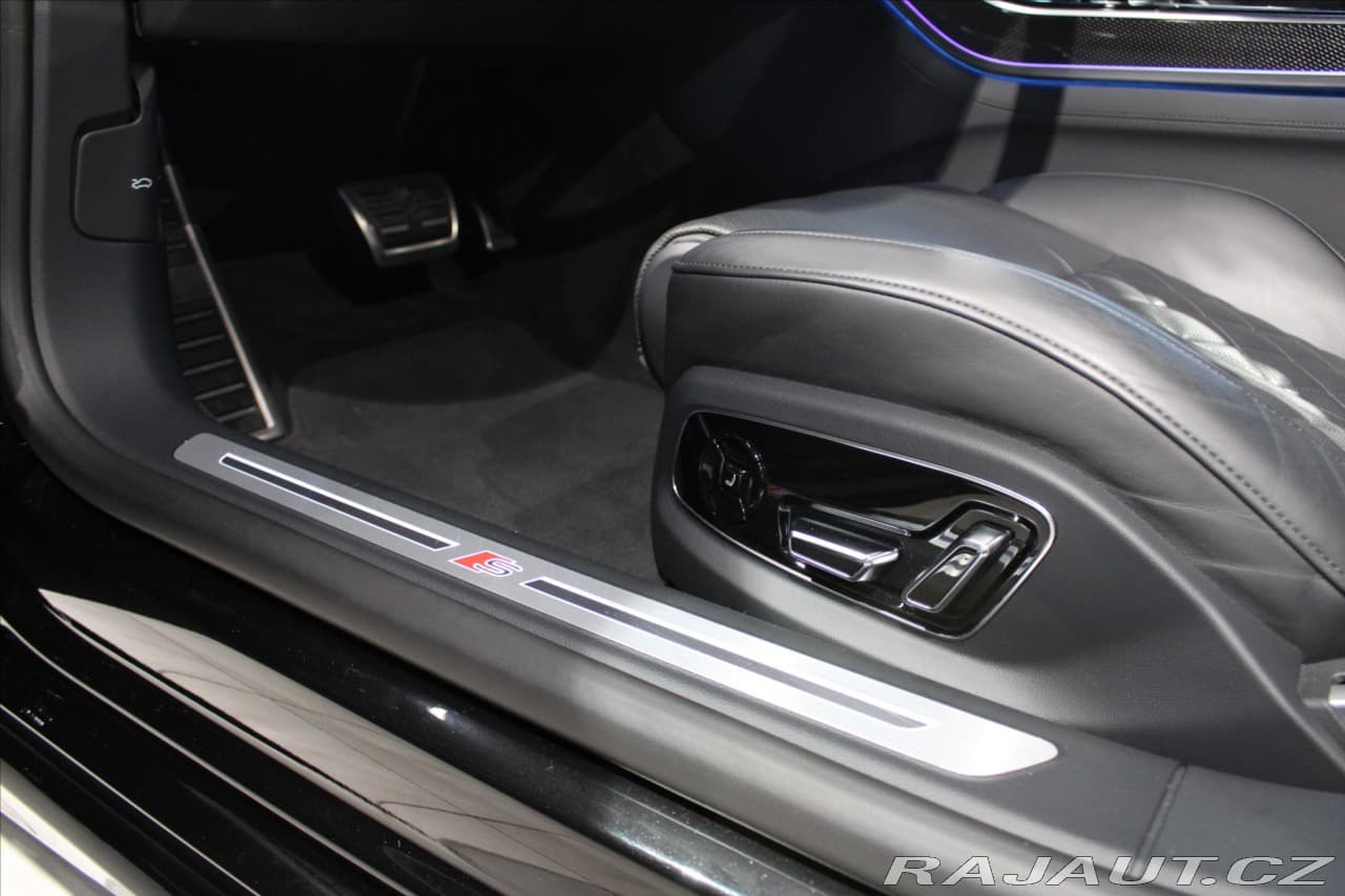 2021 Audi S8 - 11