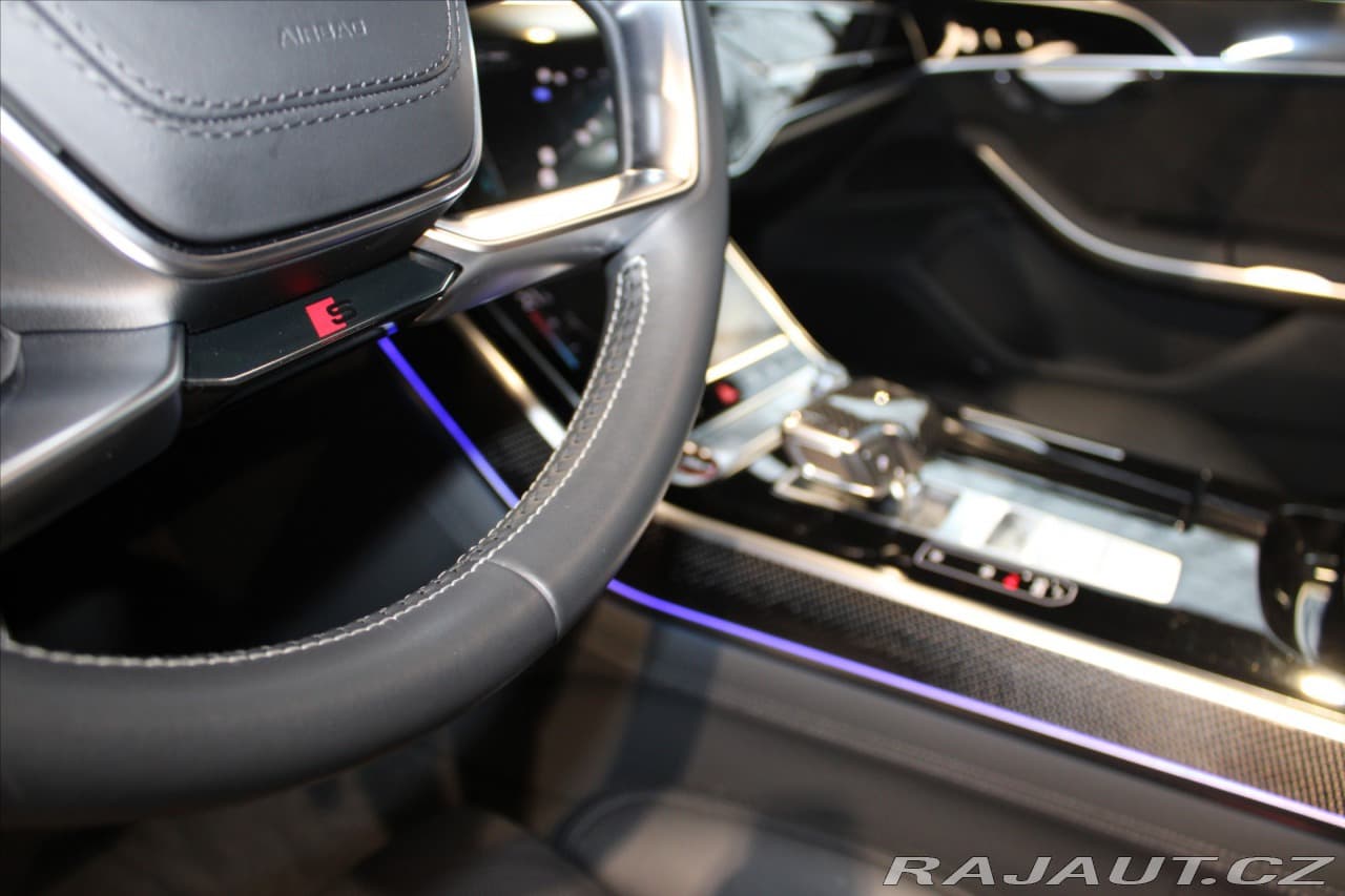 2021 Audi S8 - 12