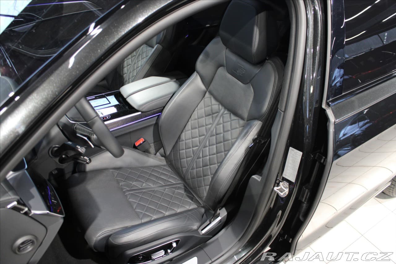 2021 Audi S8 - 9