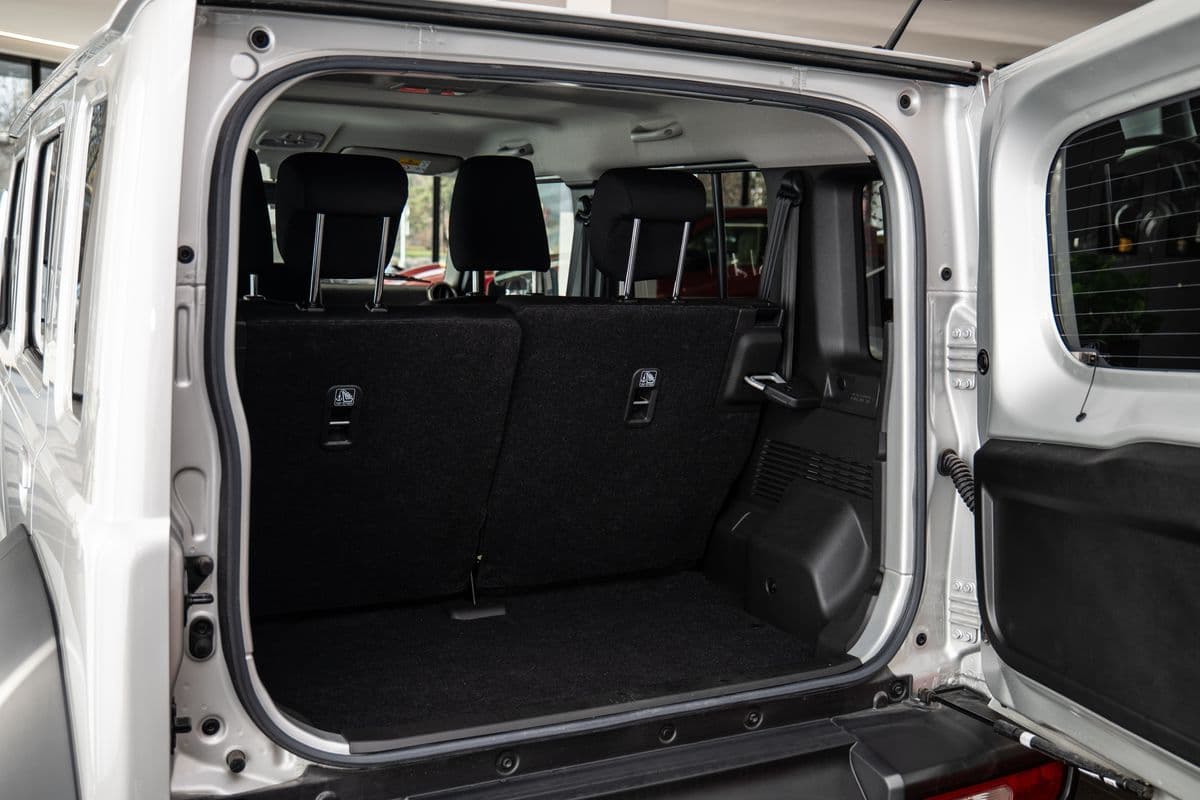 2025 Suzuki Jimny - 18