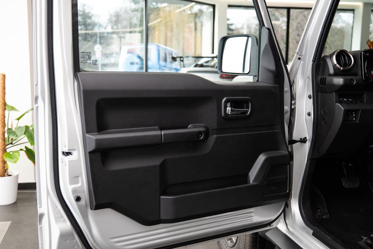 2025 Suzuki Jimny - 7