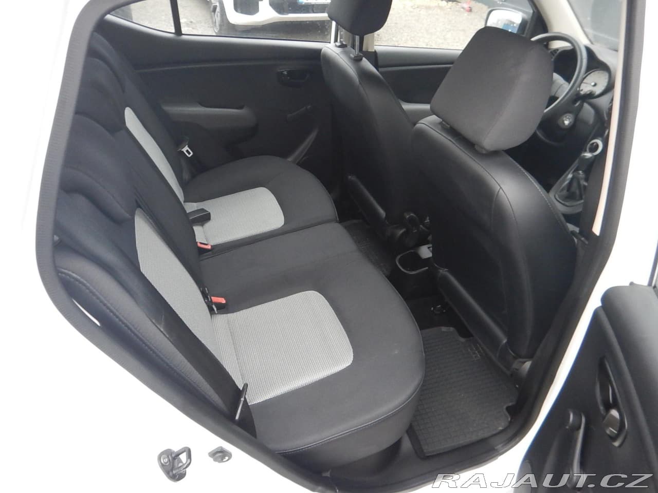 2010 Hyundai I10 - 12