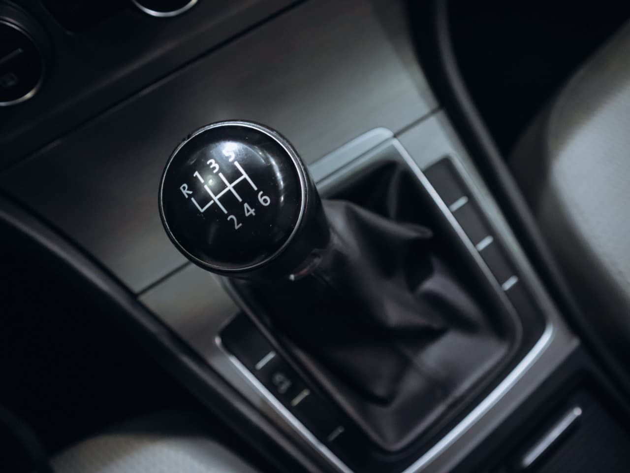 2016 Volkswagen Golf - 13