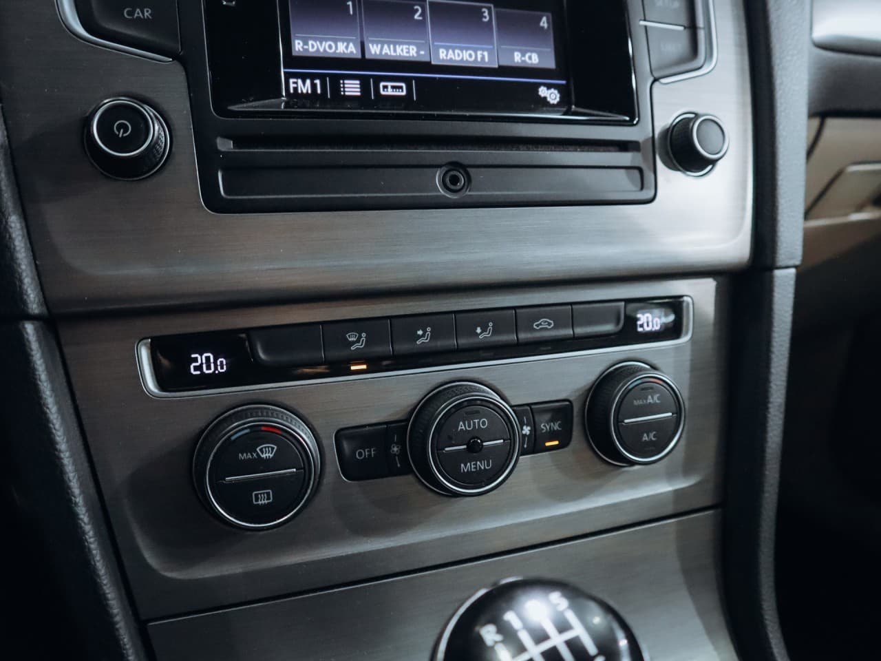 2016 Volkswagen Golf - 19