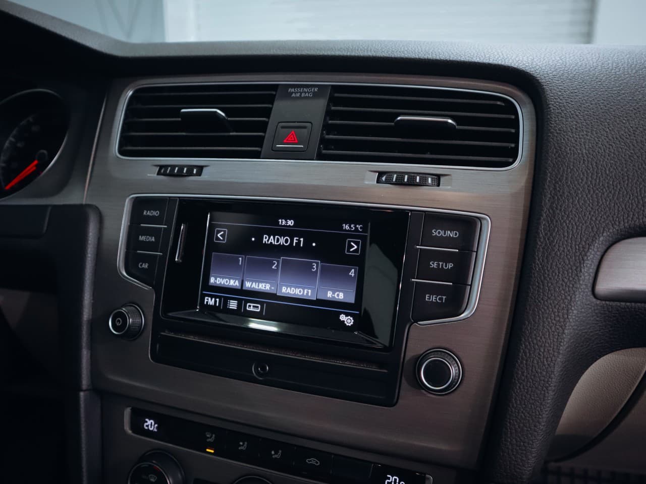 2016 Volkswagen Golf - 8