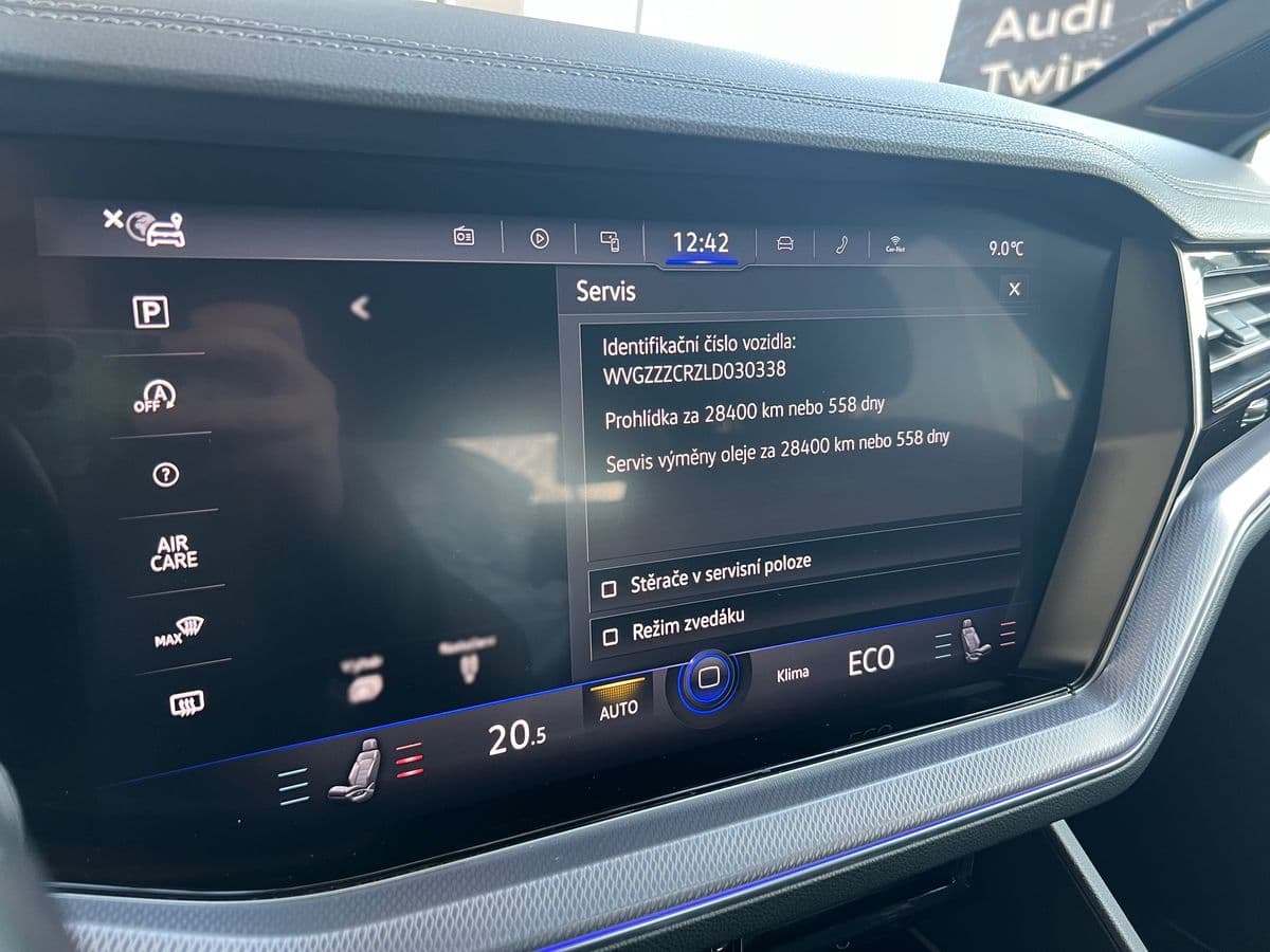 2020 Volkswagen Touareg - 11