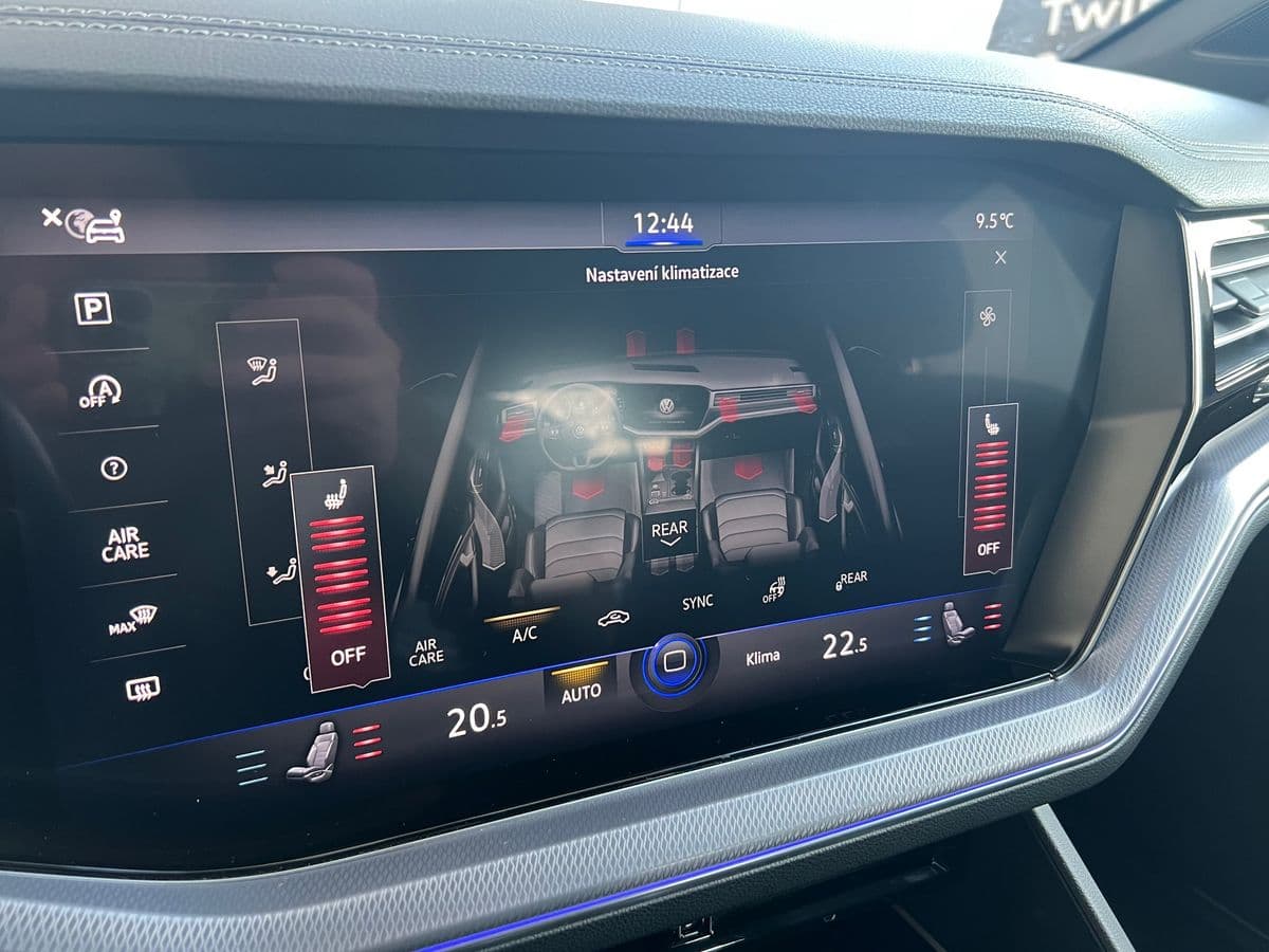 2020 Volkswagen Touareg - 14