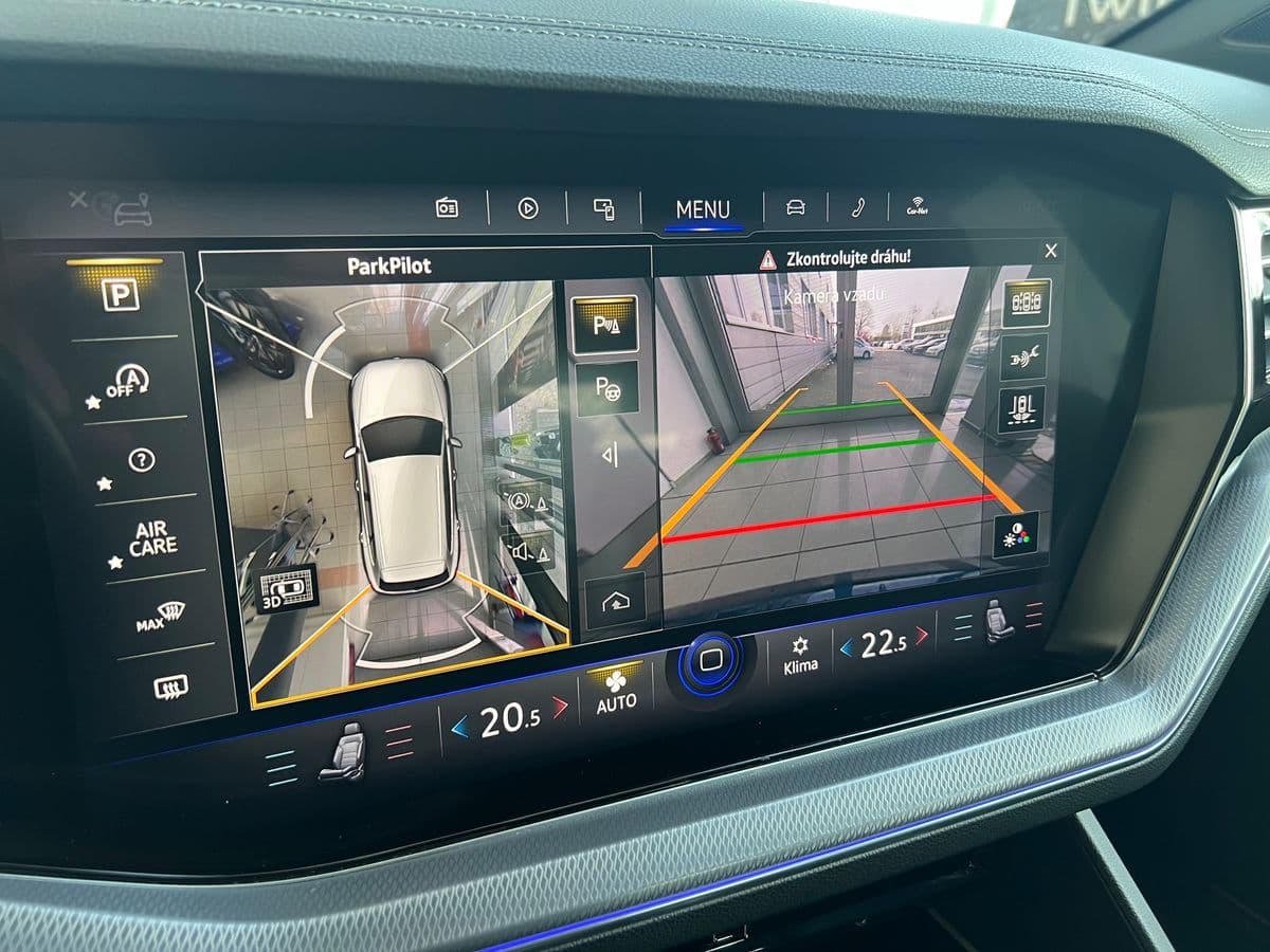 2020 Volkswagen Touareg - 16