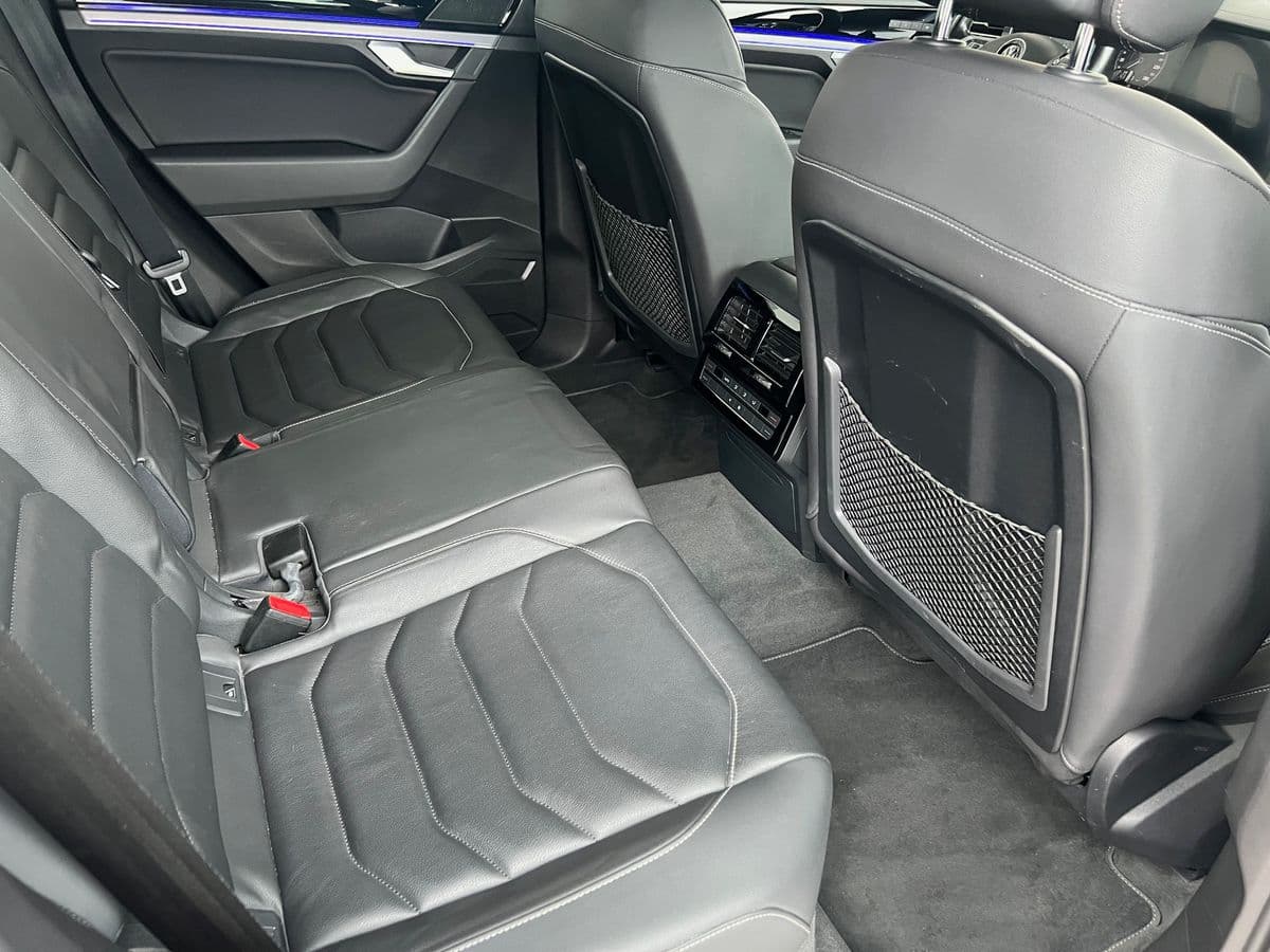 2020 Volkswagen Touareg - 18