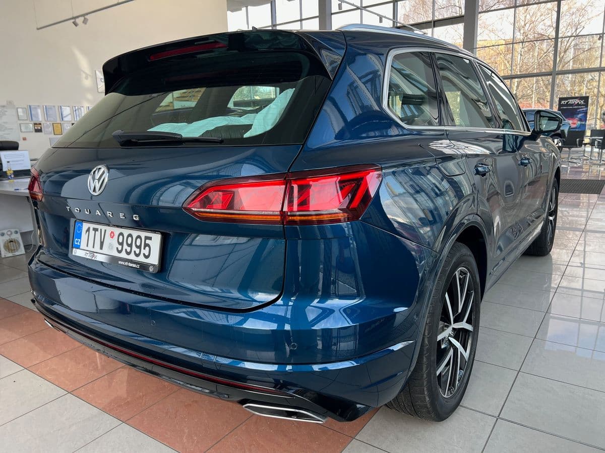2020 Volkswagen Touareg - 3
