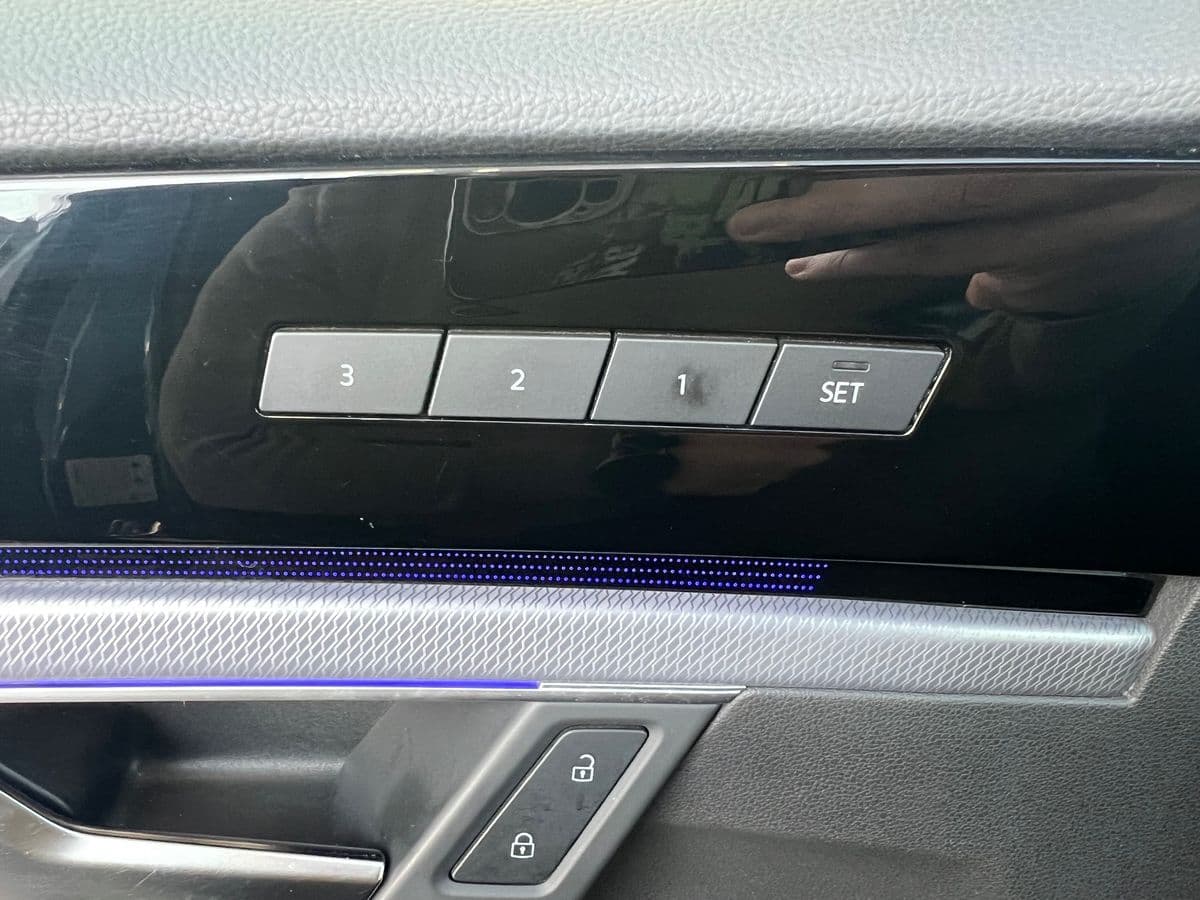 2020 Volkswagen Touareg - 6