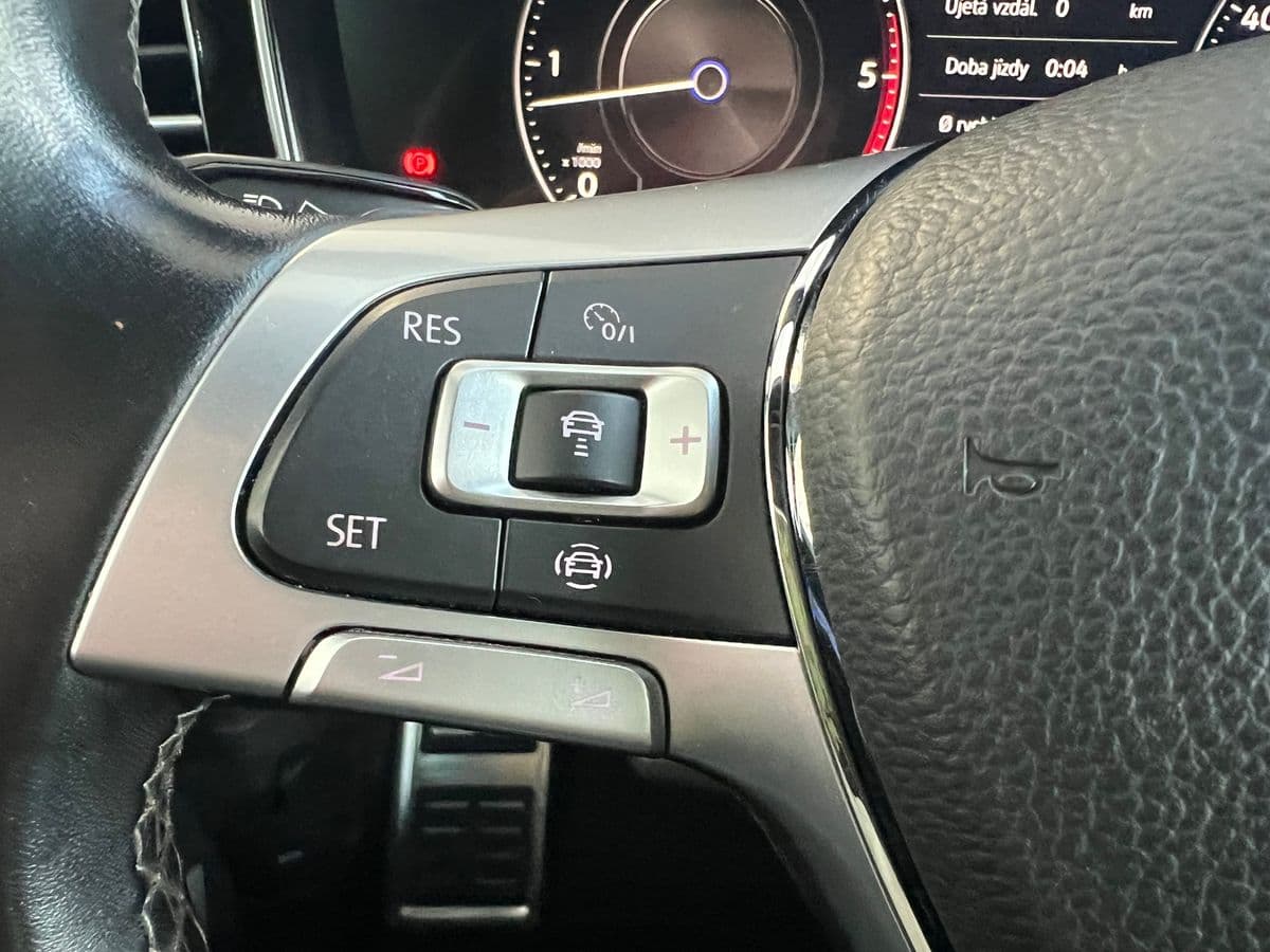 2020 Volkswagen Touareg - 7