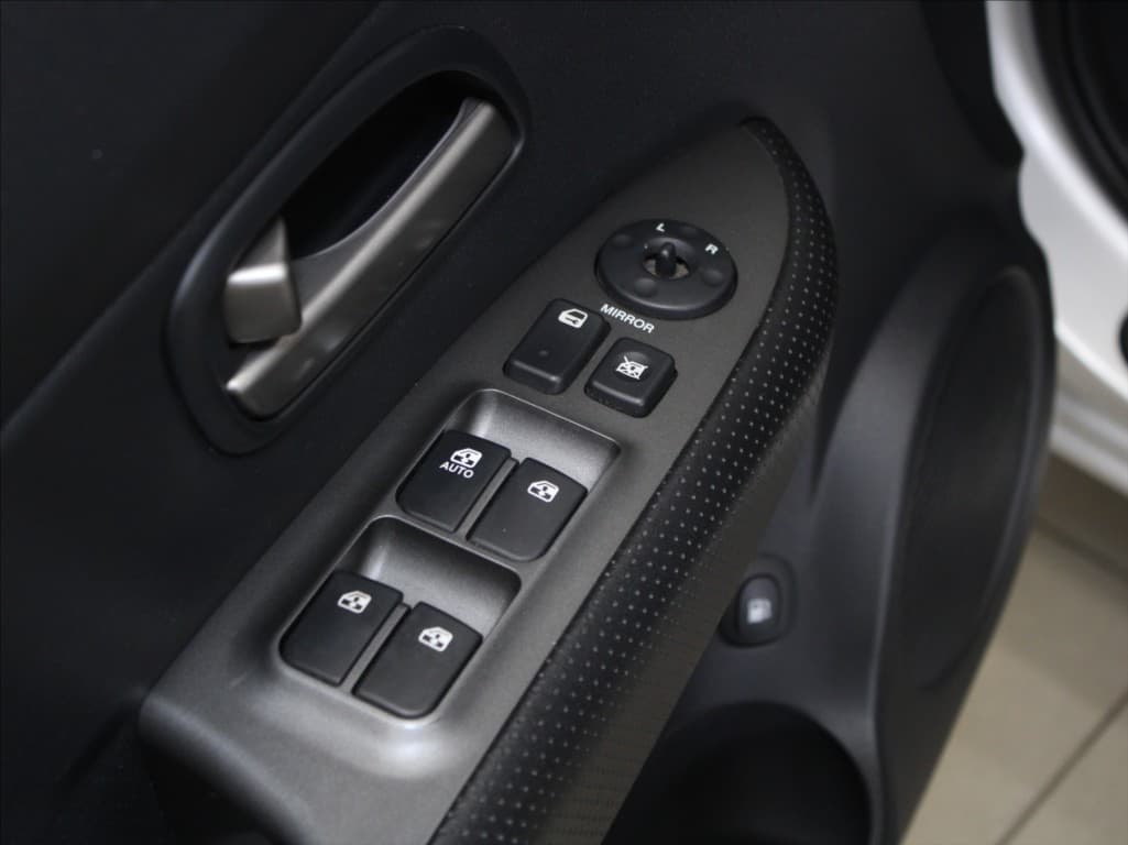 2006 Kia Carens - 13