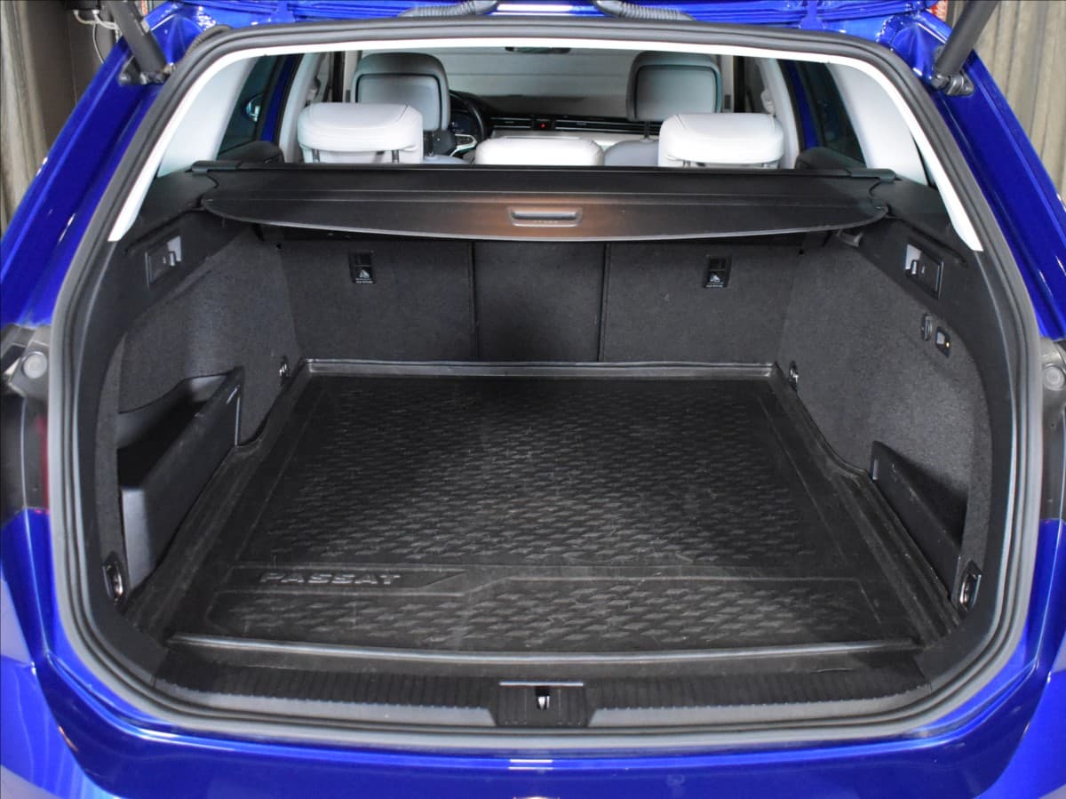 2021 Volkswagen Passat - 10