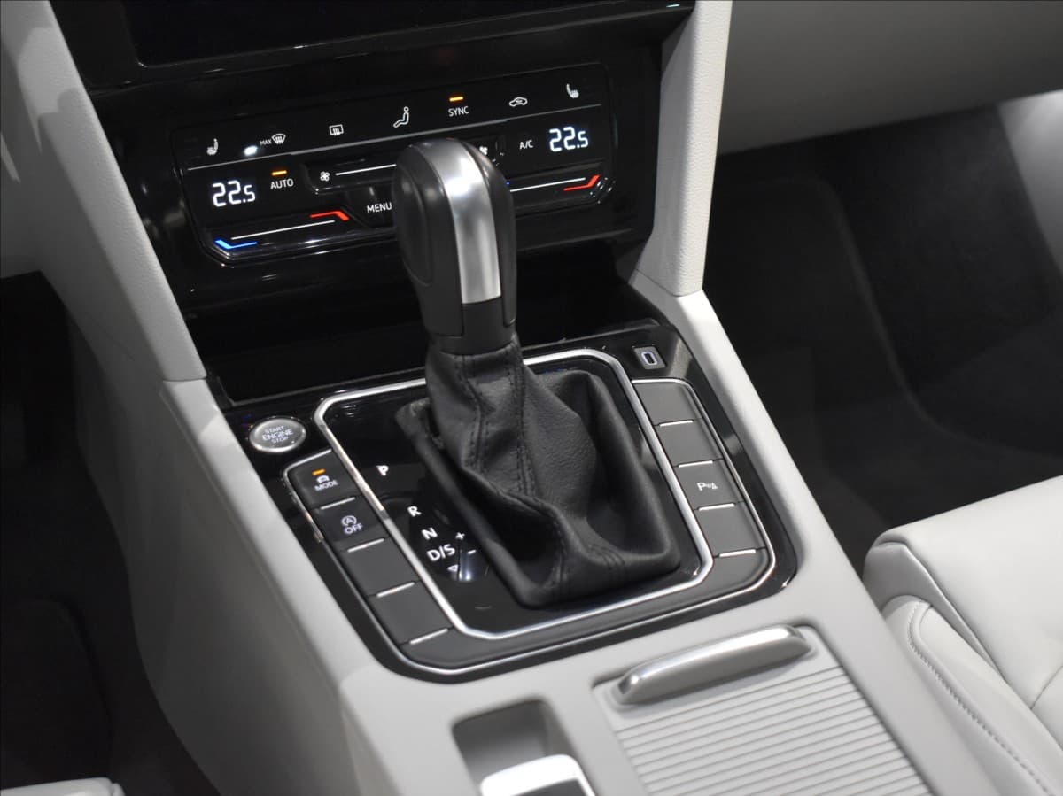 2021 Volkswagen Passat - 15