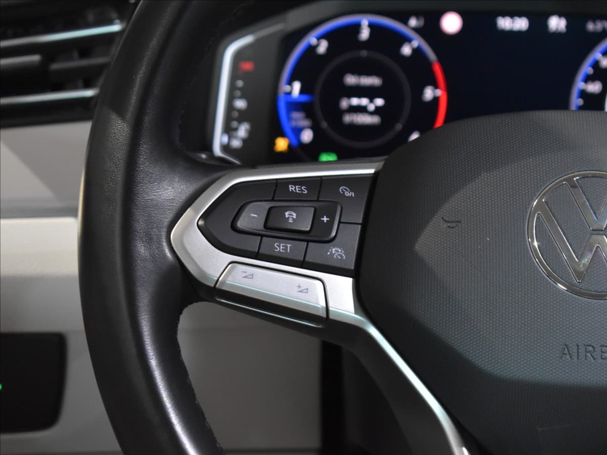 2021 Volkswagen Passat - 16