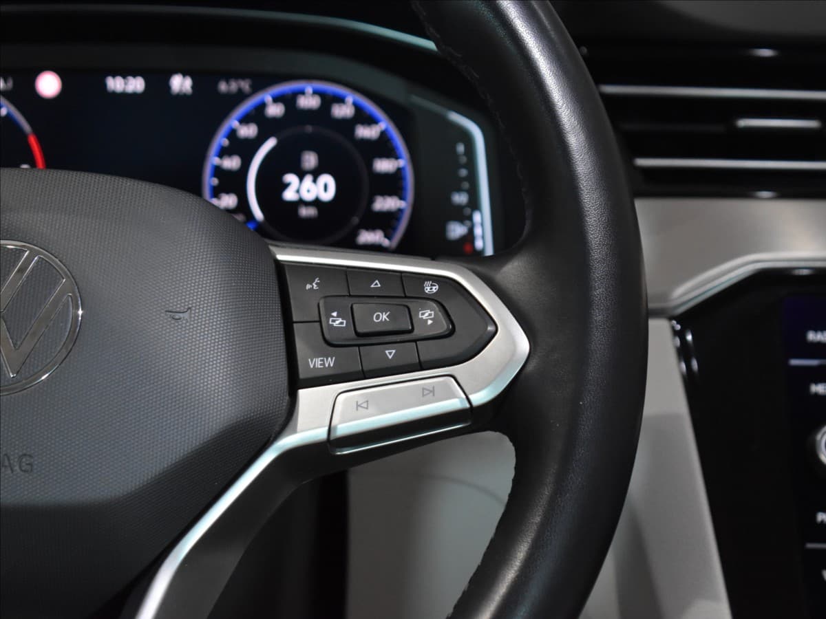 2021 Volkswagen Passat - 17