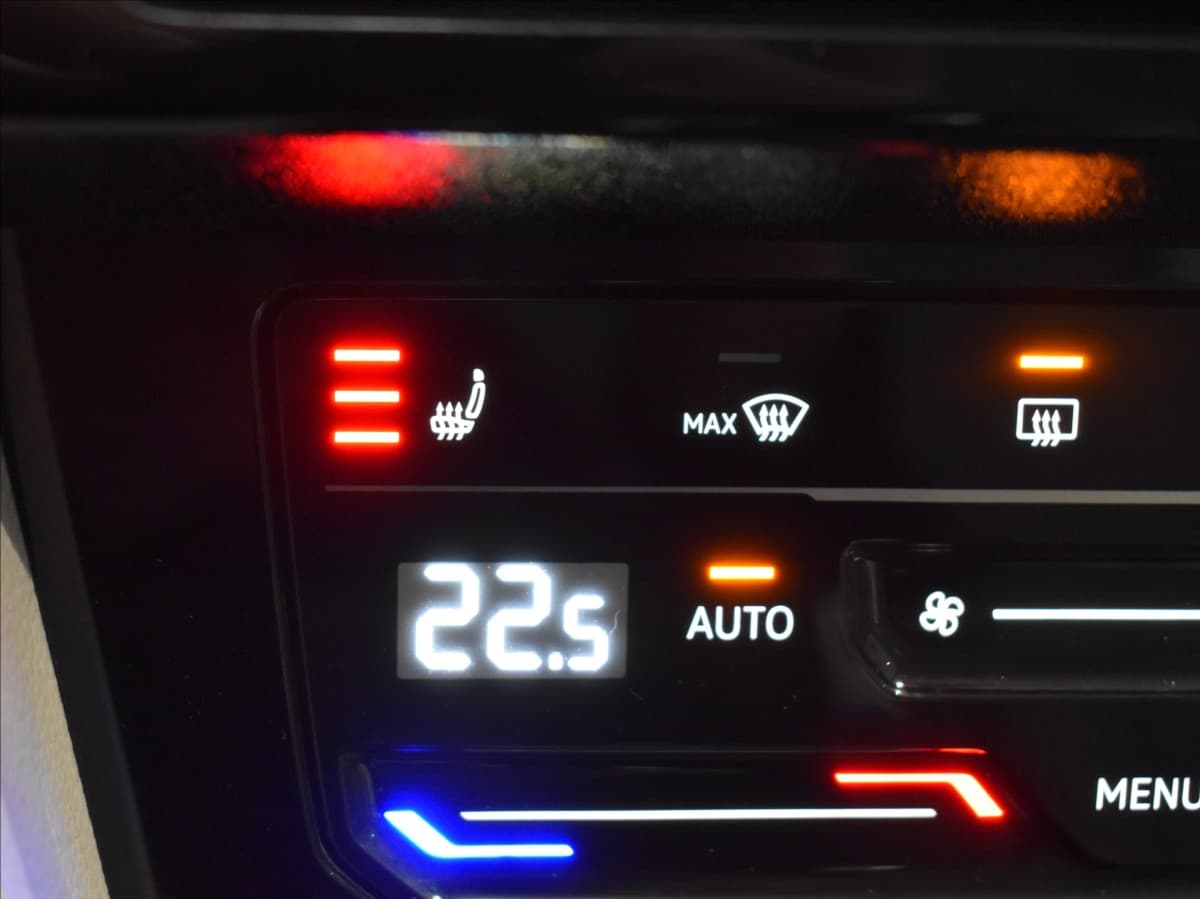 2021 Volkswagen Passat - 18