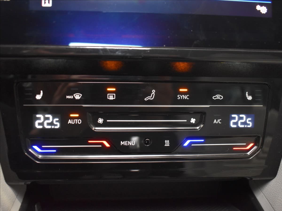 2021 Volkswagen Passat - 19