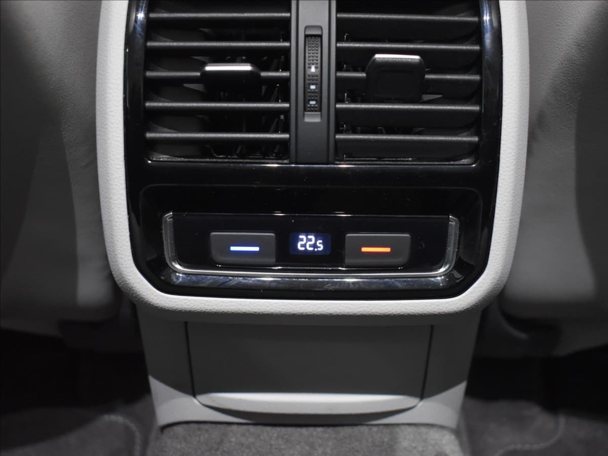 2021 Volkswagen Passat - 20