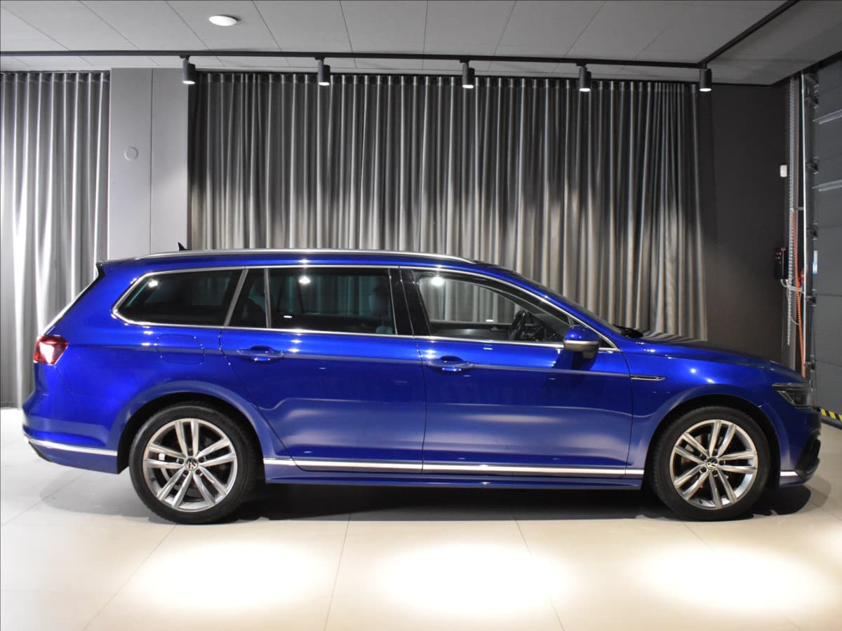 2021 Volkswagen Passat - 3