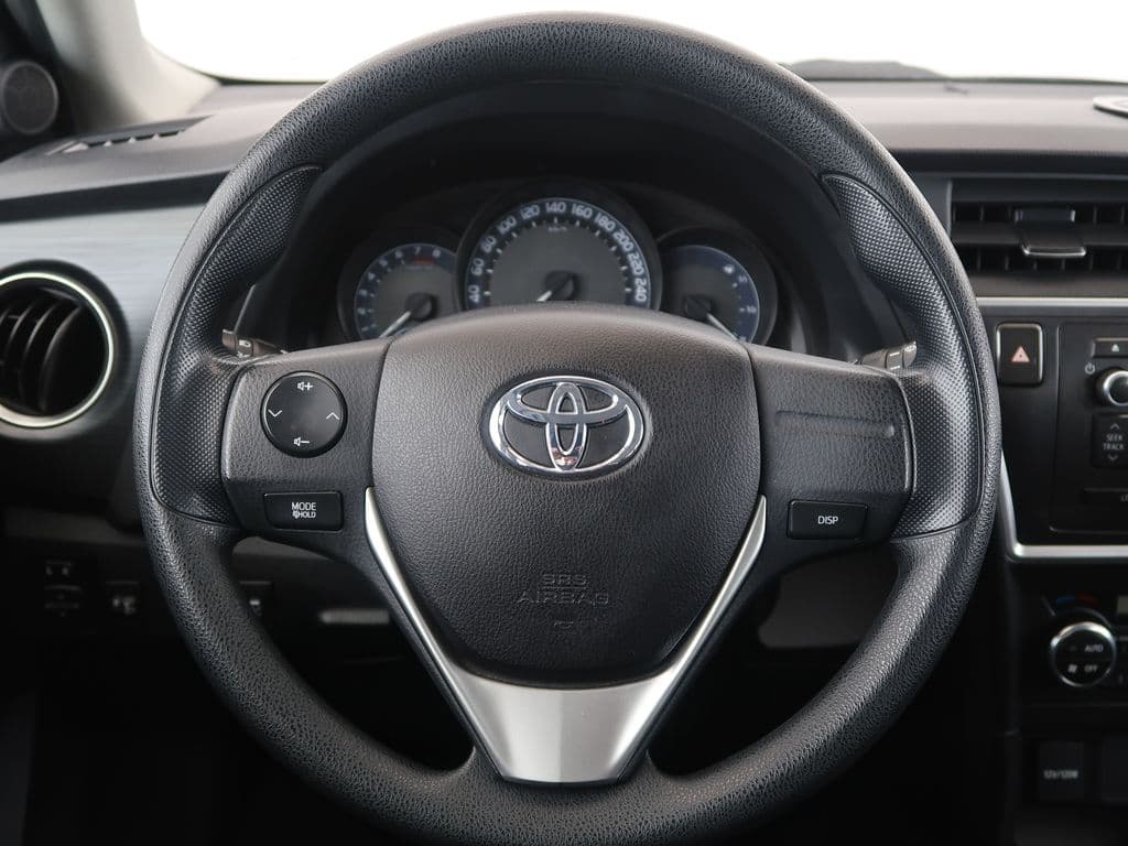 2015 Toyota Auris - 14